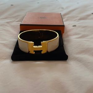 Hermès Enamel Cliq H Bracelet in Blanc